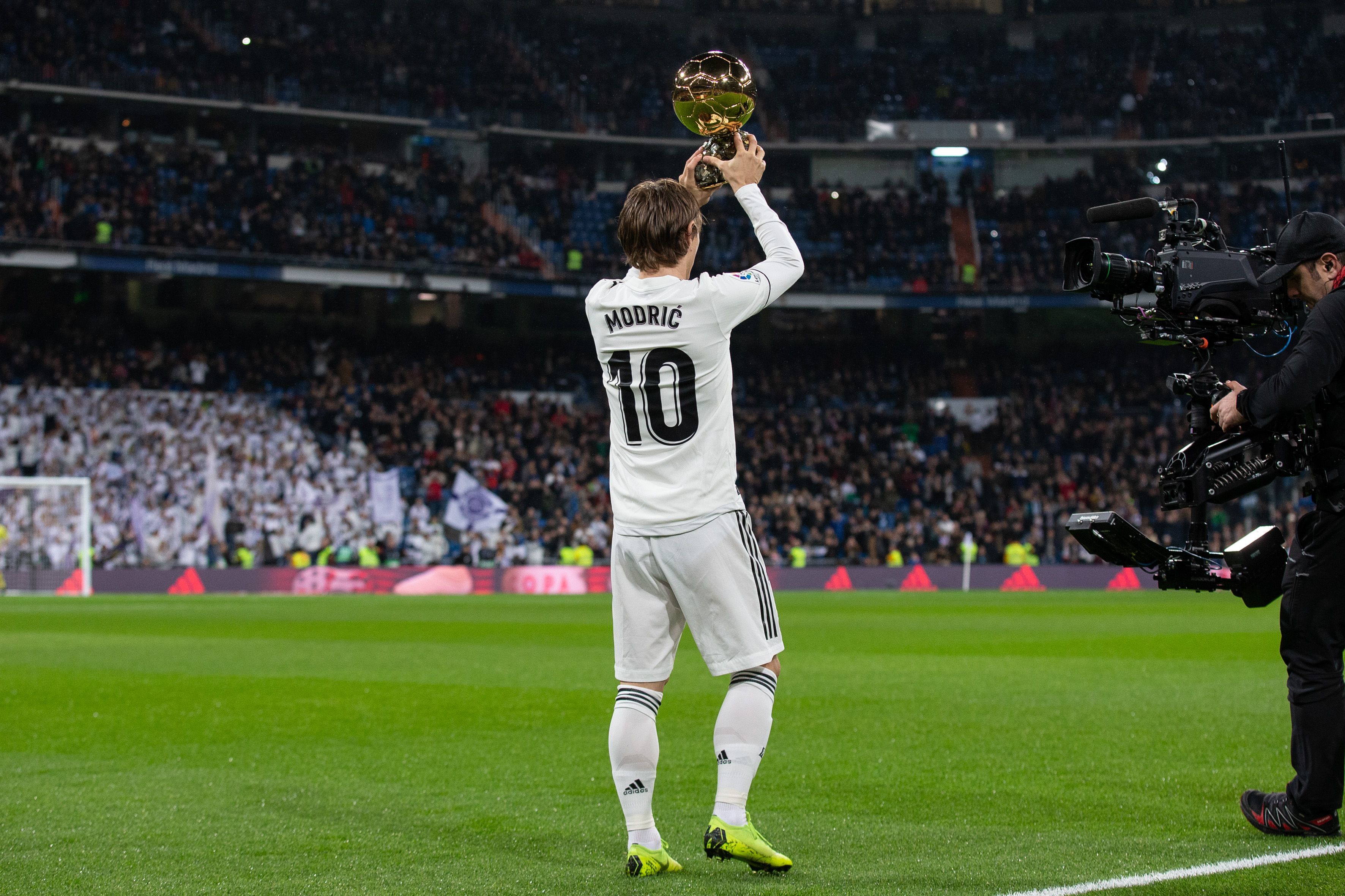 张水华性格孤僻在跑圈朋友不多，风波之后只有黄雪梅公开与她互动