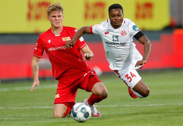 他在韩国尝 他在韩国尝