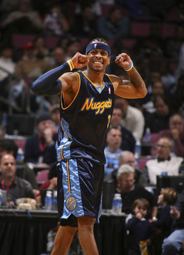 一名攻防兼 一名攻防兼